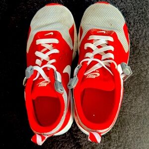 Nike air max red sneakers 10.5 toddler shoes